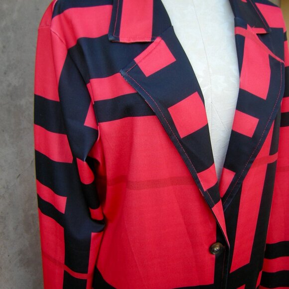 FULL LENGTH RED AND BLACK DUSTER SIZE 2X UNBRANDED - Picture 2 of 6